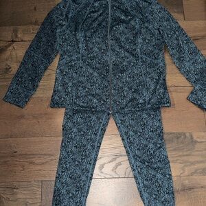 Member’s Mark Blue Patterned Zip-Up Jacket and full length leggings